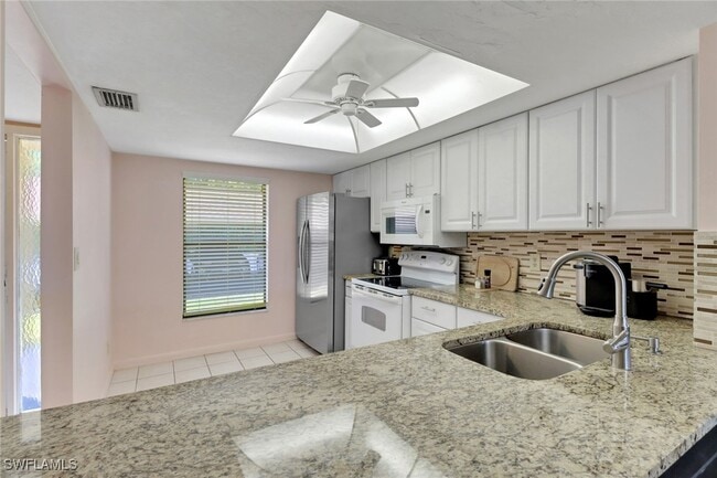 Photo - 131 Cypress Way E Unidad B