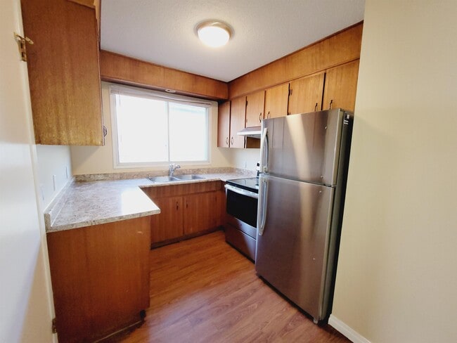 Photo - 10531-10154 154 St