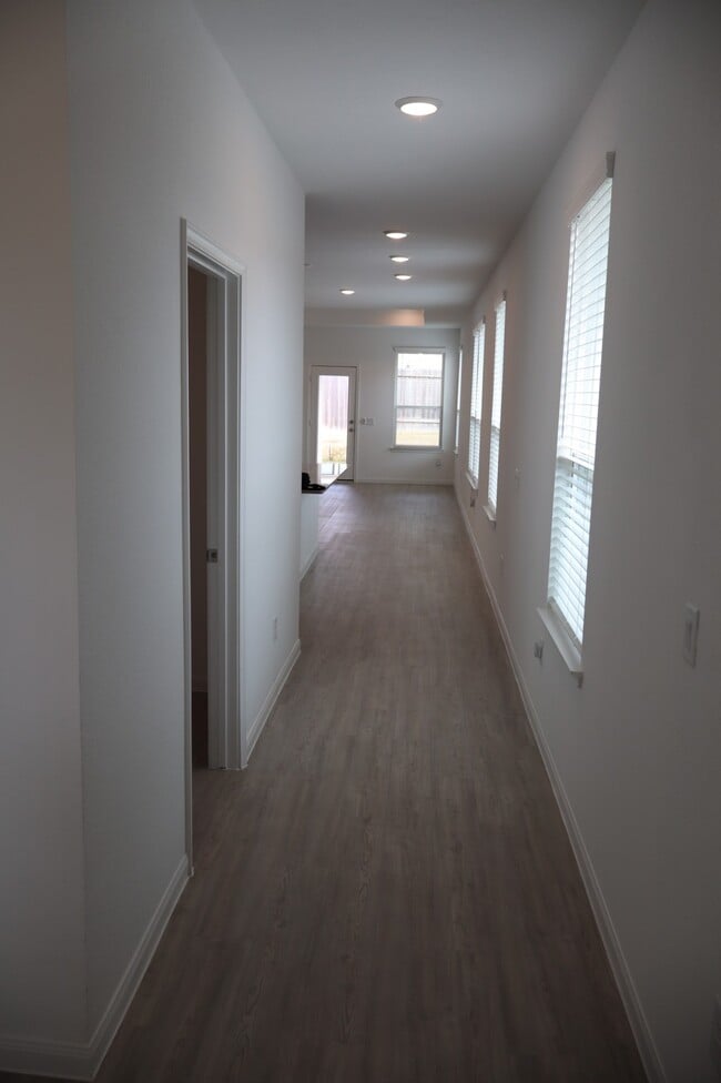 Photo - 18234 Calabria Hbr Trl