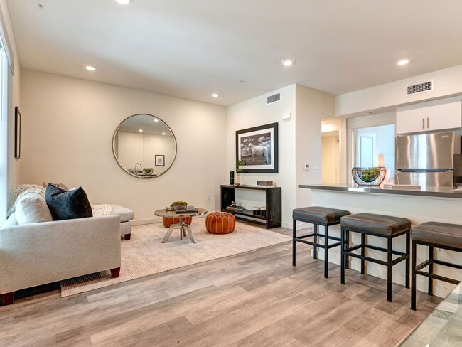 Building Photo - 3500 Chesapeake Rental