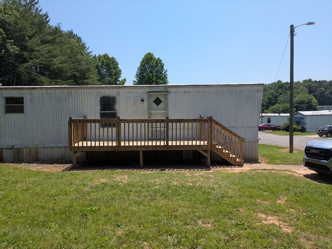 Springs Road Estates Unit#25 - Springs Road Estates Apartment Unit#25 Unit #39
