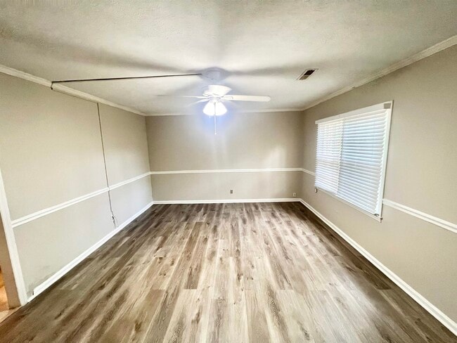 300 Springdale Dr