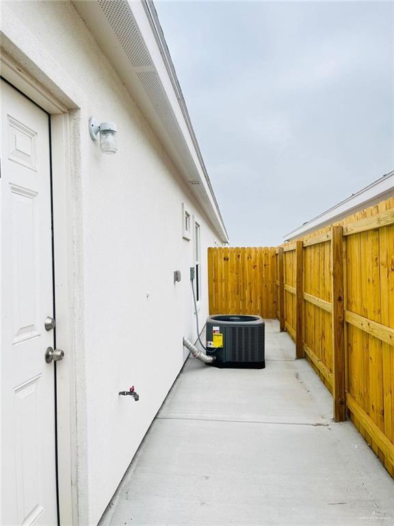 Photo - 11 Wolf Crk Ave Unit 1