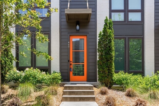 Building Photo - 449 Parkway Dr NE