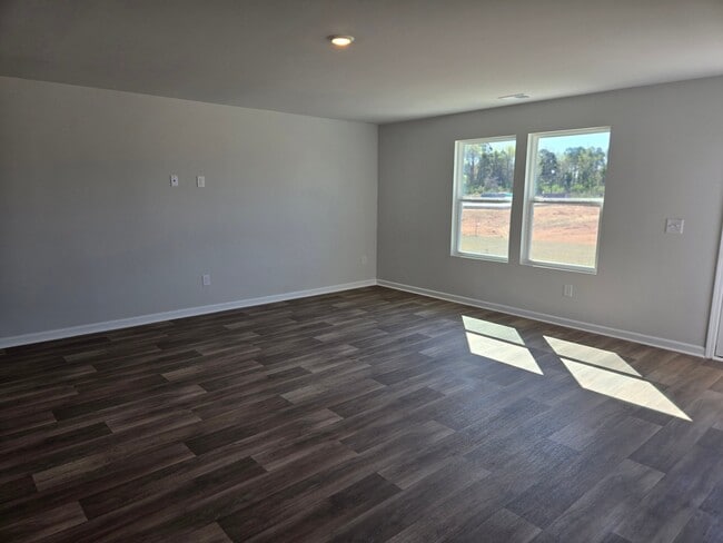 Photo - 146 Indigo Pl