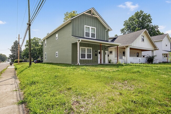 Photo - 3955 Rookwood Ave