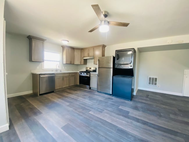 Photo - 1140 1/2 West St