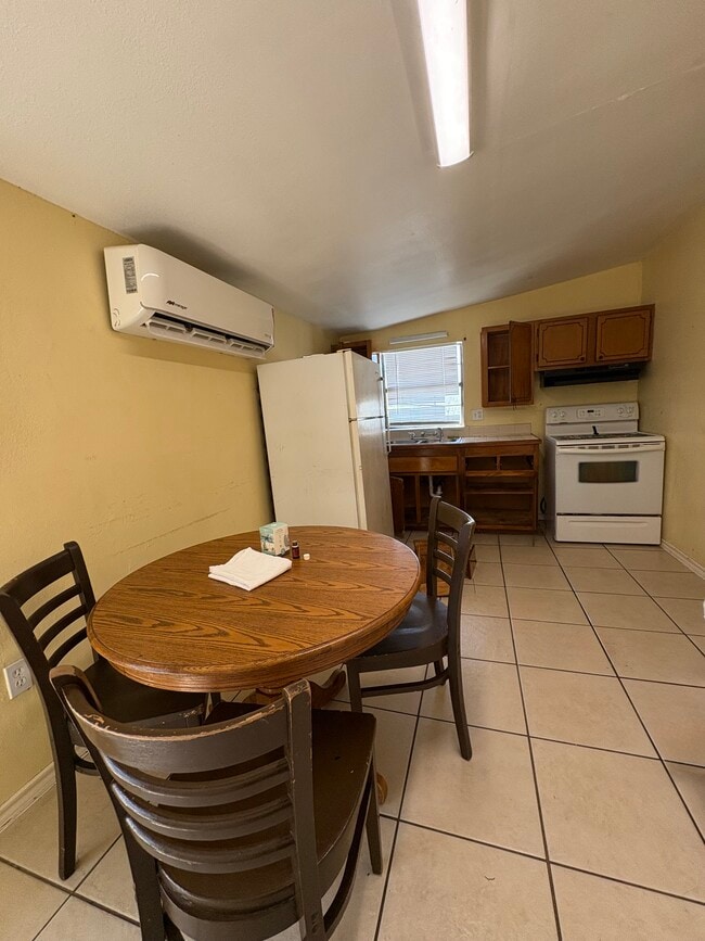 Photo - 134 Roberts St Unit 201