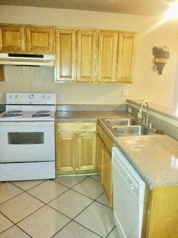 Photo - 2141 Holton St