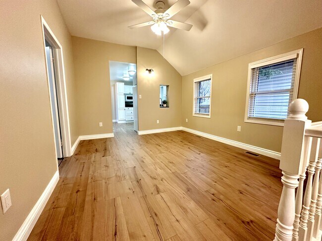 Photo - 1529 Windermere Rd