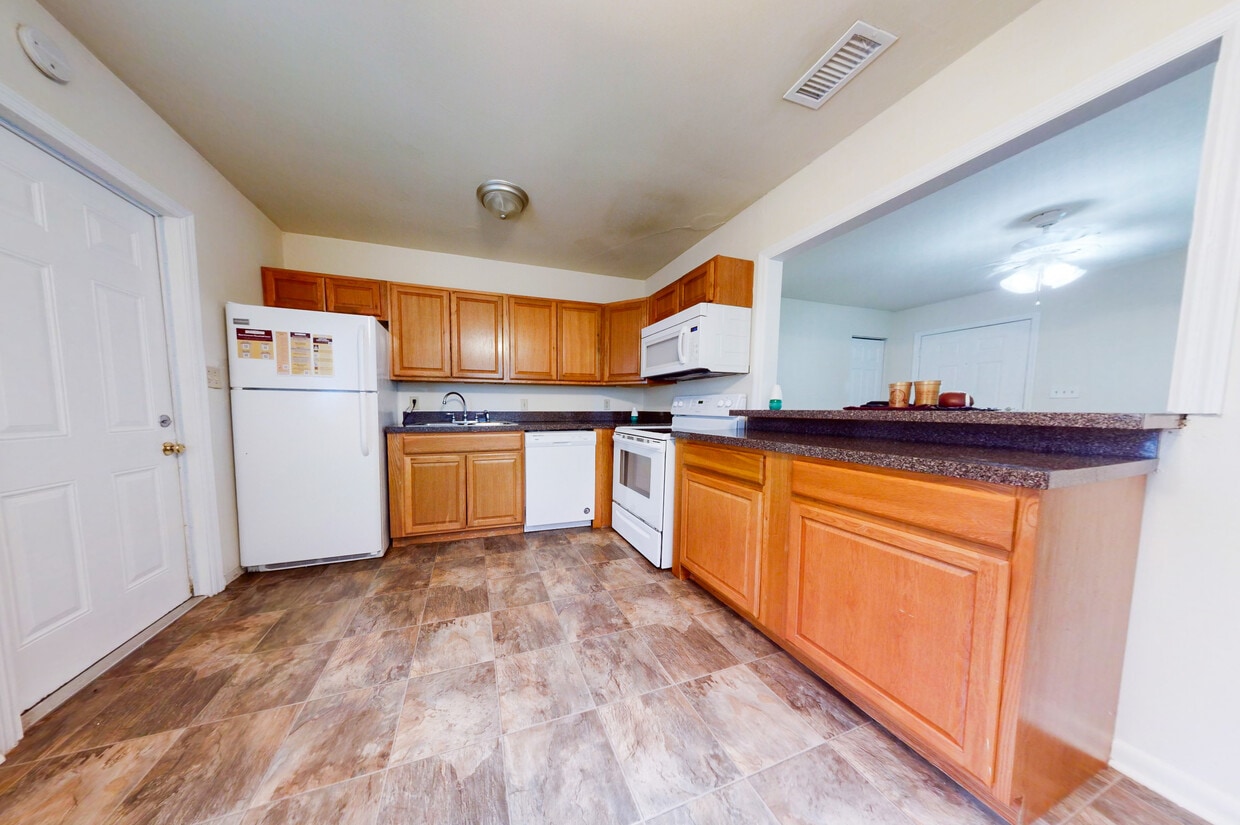 Photo - 1649 Airport Dr (Tallahassee, FL)