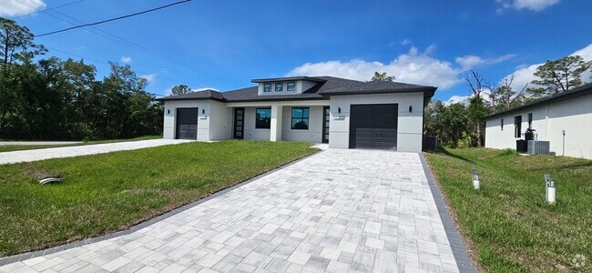 Building Photo - 201 Lomond Dr Rental