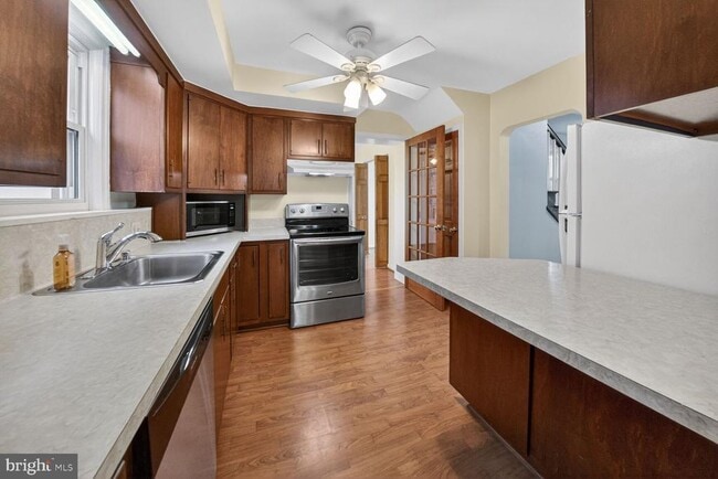 Photo - 6031 9th St N