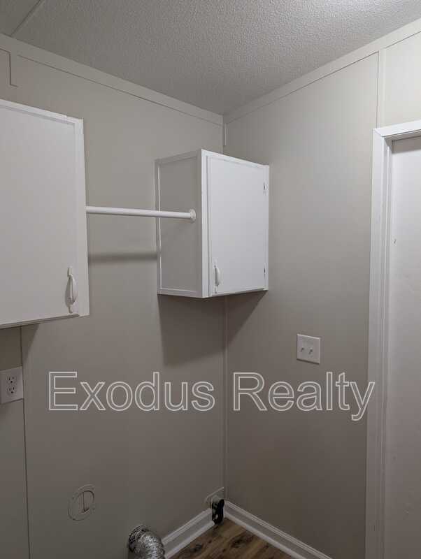 Photo - 715 Deer View