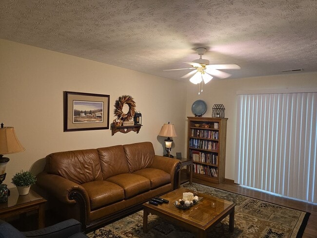 Photo - 281 East Main Street