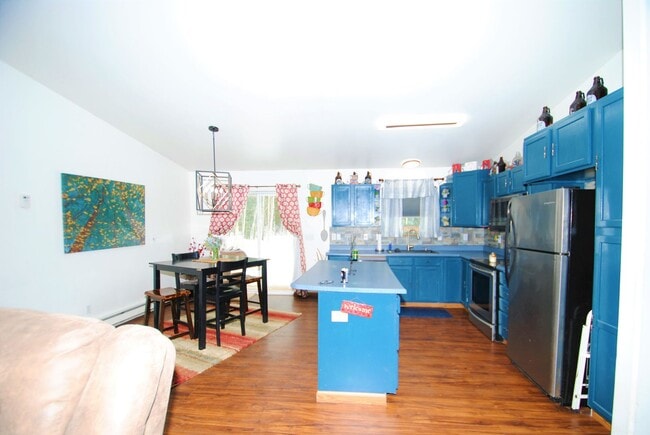 Photo - 3 Bed / 2 Bath / 2 Car Garage Ranch Style Home