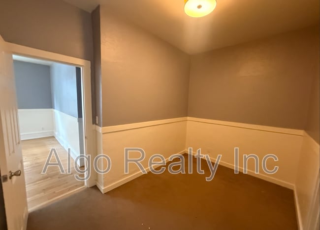 Photo - 690 NE Lowry Ave