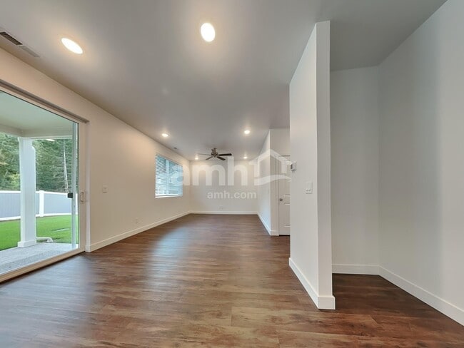 Photo - 7920 Selah St SW