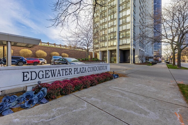 Photo - 5455 N Sheridan Rd