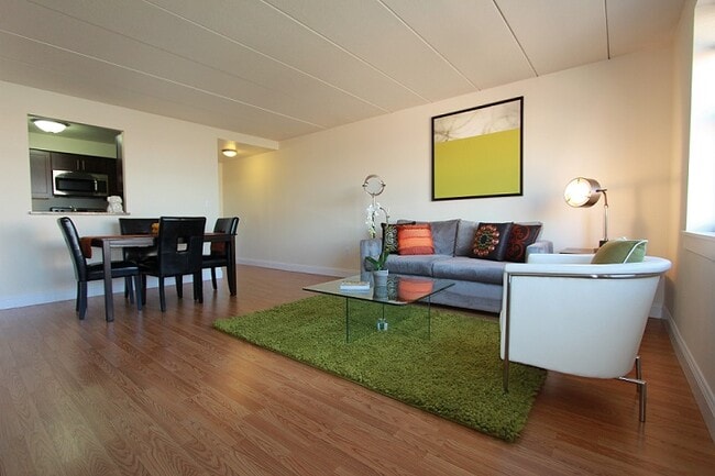 Building Photo - 624 Columbus Ave Rental