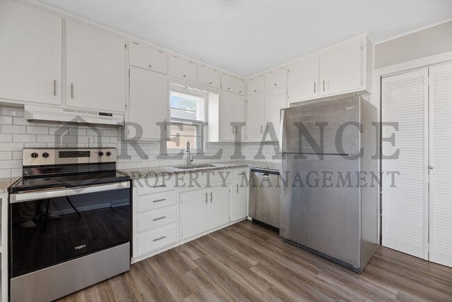 Photo - 435 Slade Ave