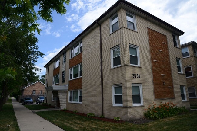 Exterior of building - 2654 W Touhy Ave Unit 3North