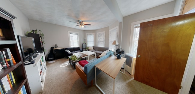 Photo - 17 Portsmouth St Apartments Unit 2