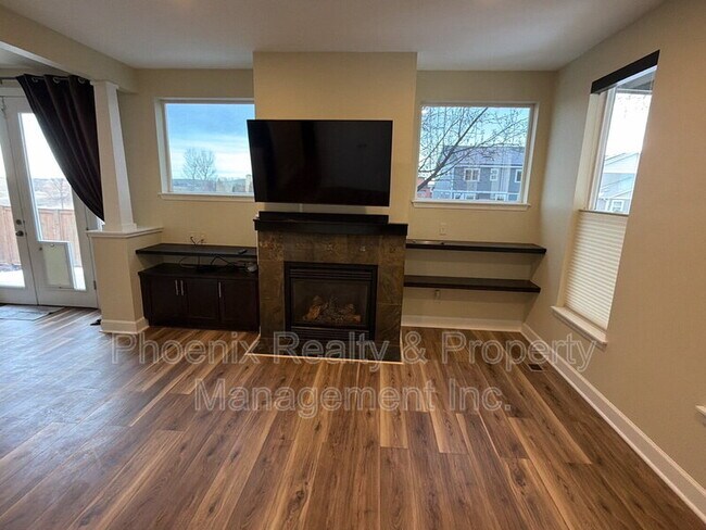 Photo - 454 N Finch Ave
