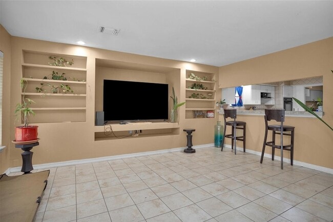 Photo - 1725 Strawn Rd