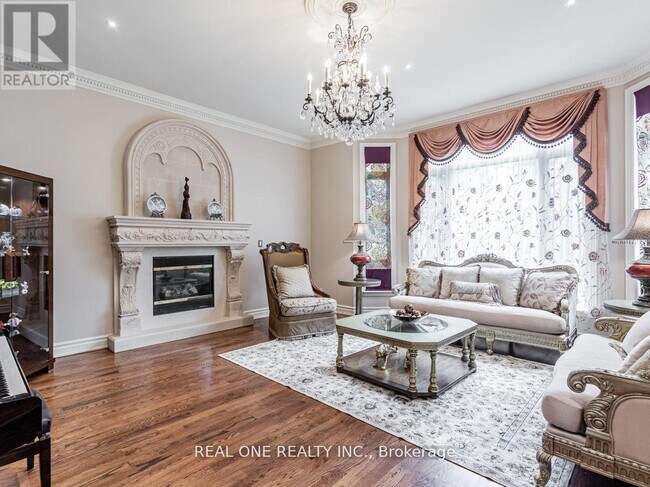Photo - 15 Royal Oak Dr