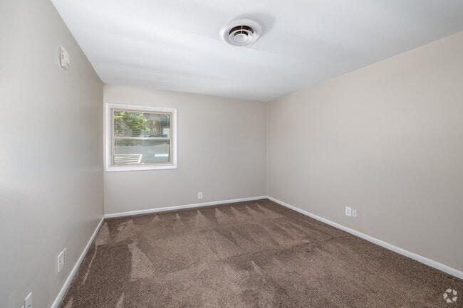 The Sequoya 2BR, 1BA - 900SF - Primary Bedroom