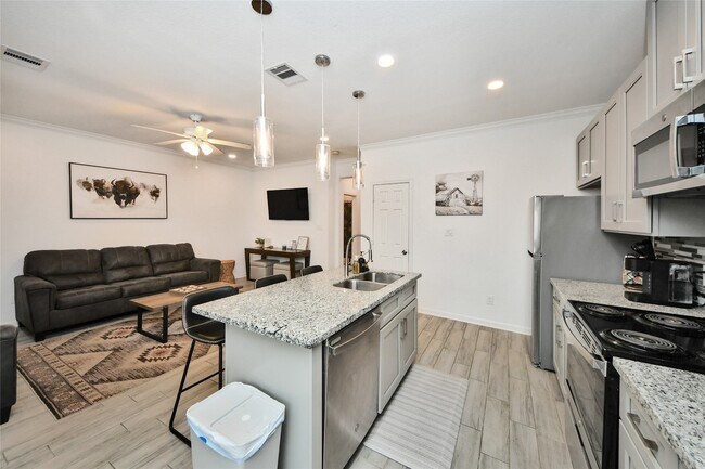 Photo - 7980 Ethel St
