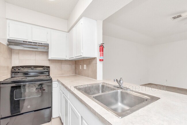 Photo - 6021 Bonn Echo Ln Unidad 2 bedroom