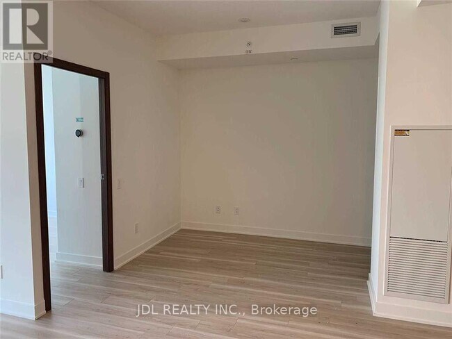 Photo - 19 Bathurst St Unité 3810