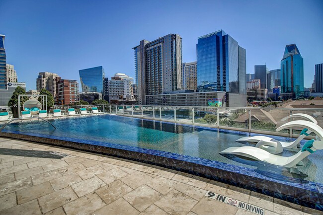 Cirque Residences