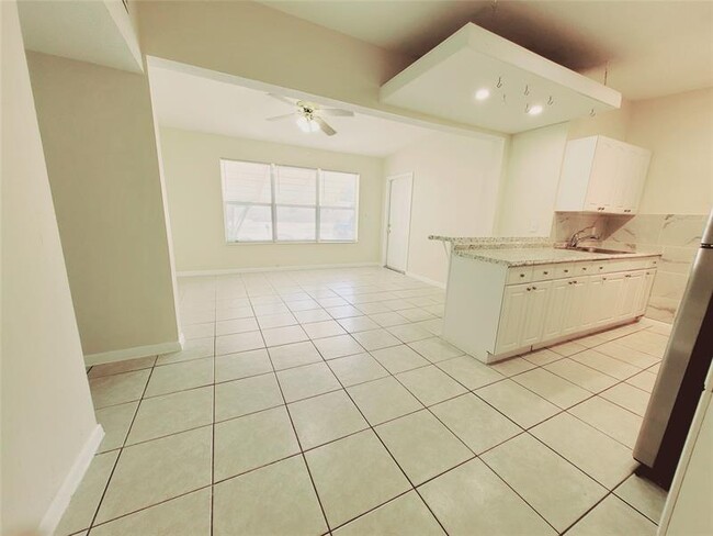 Photo - 1411 NE 40th St