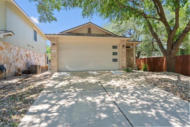 Photo - 2304 Jesse Owens Dr