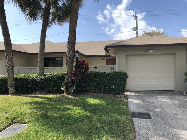 Building Photo - 1750 NE 39th Ct Unit 804