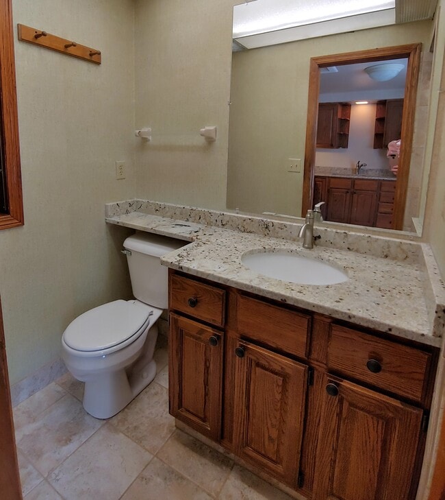 Baño - N50 W5616 Portland Rd Unidad N50 W5618 - UPPER