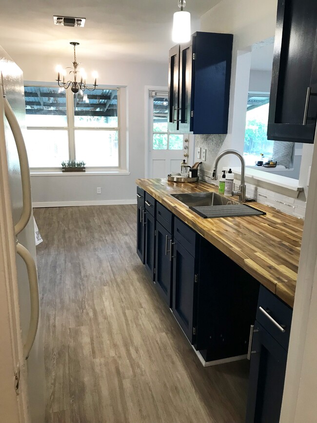 Nueva cocina actualizada - 10822 Green Brook Dr