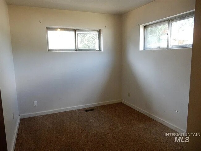 Photo - 204 W 35th St