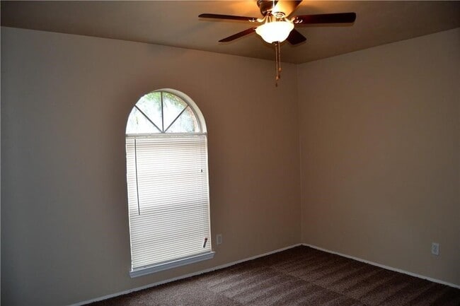 Photo - 2937 Emberwood Dr