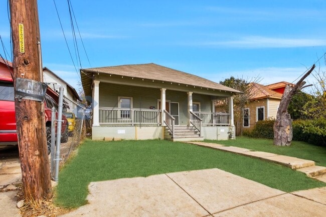 Photo - 125 Southolme Ave