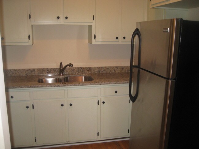 Photo - 133 Line St Unidad c