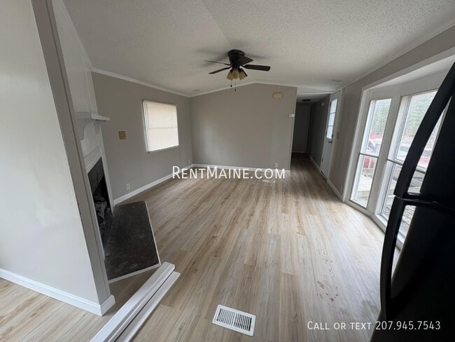 Photo - 25 Balsam Ln