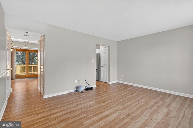 Photo - 8 Suncroft Ct