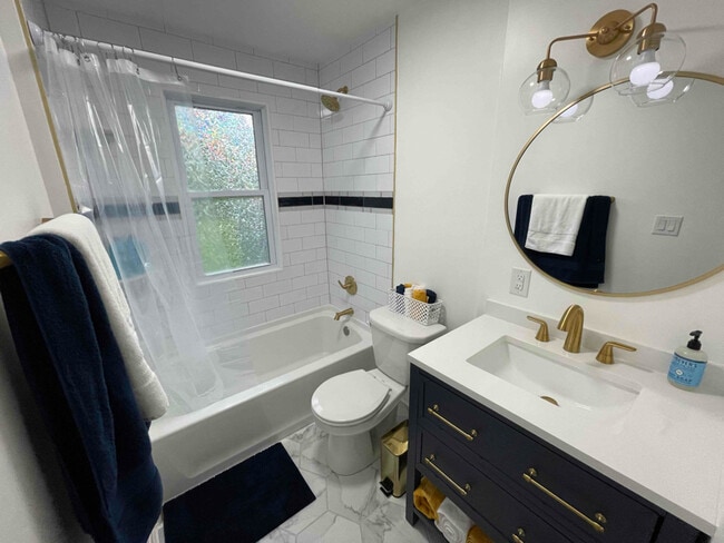 Photo - 2512 E 72nd St