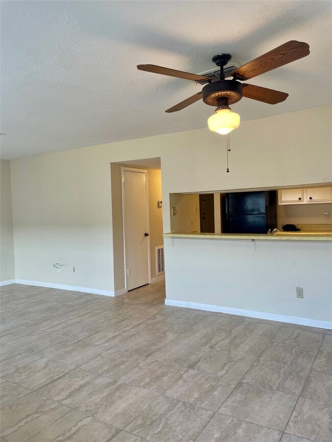 Building Photo - 7051 Chasewood Dr Unit True