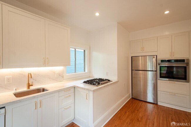 Photo - 2208 Ward St