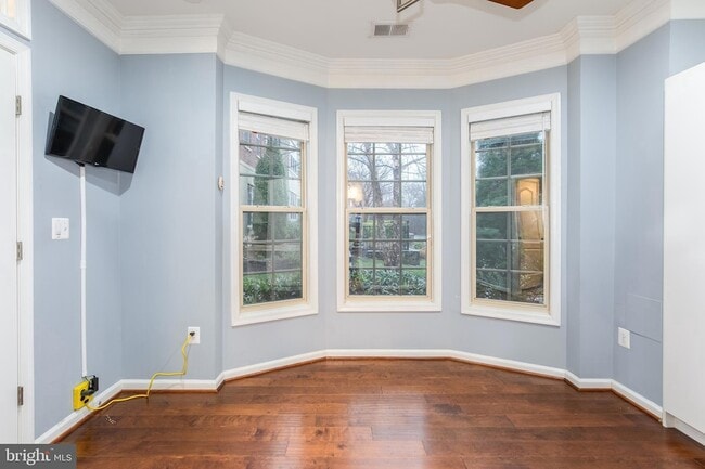 Photo - 704 Quayside Ct